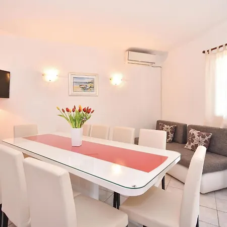 4 Bedroom Beautiful Home In Lokva Rogoznica * لوكفا روجوزنيكا