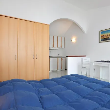 بيت للعطل 4 Bedroom Beautiful Home In Lokva Rogoznica *