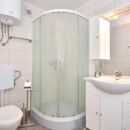 4 Bedroom Beautiful In